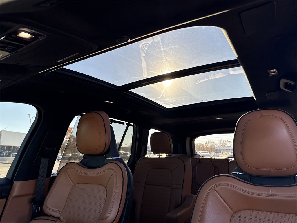 Used 2020 Lincoln Aviator Black Label w/ Class IV Trailer Tow Package image 16