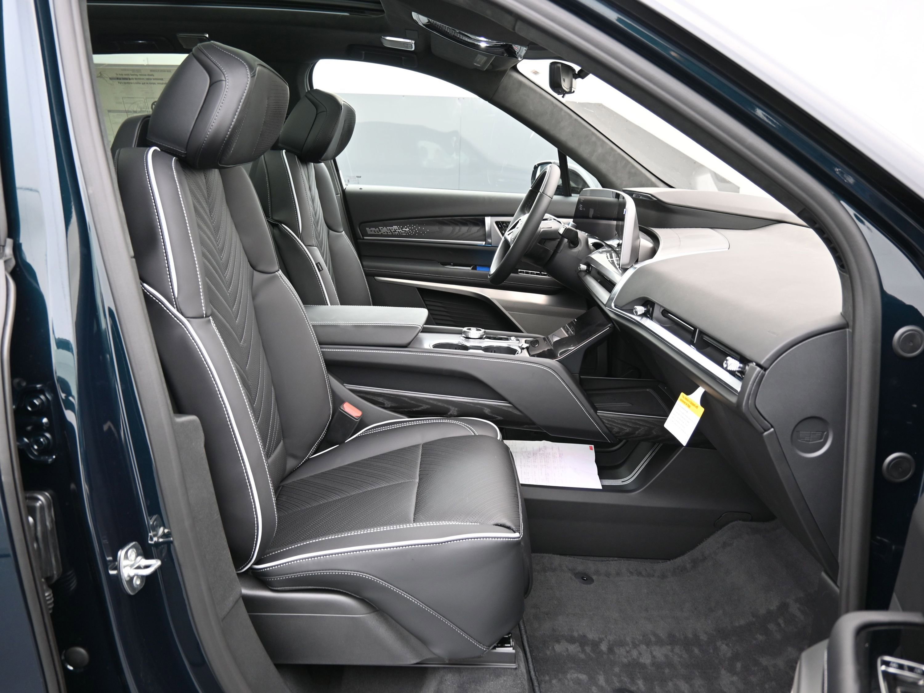 New 2026 Cadillac Vistiq Platinum image 13