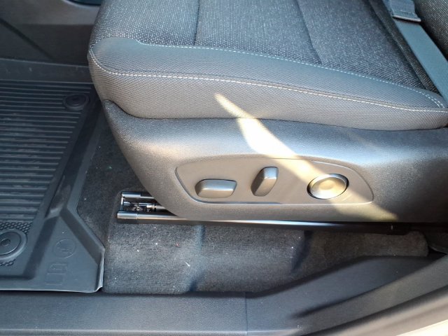 New 2027 Chevrolet Traverse LT w/ LPO, Floor Liner Package AWD/4WD image 6