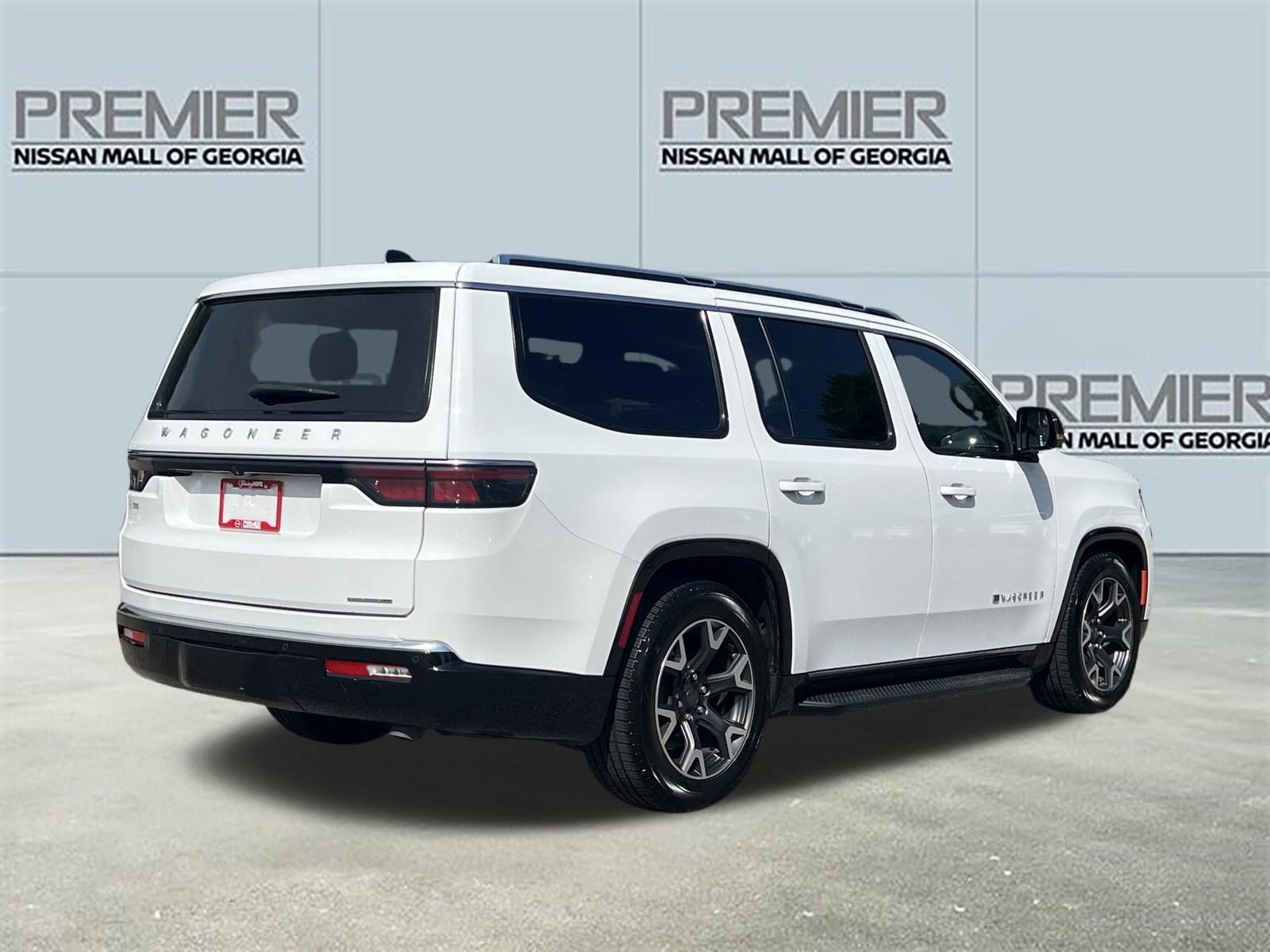 Used 2024 Jeep Wagoneer Series III AWD/4WD image 26