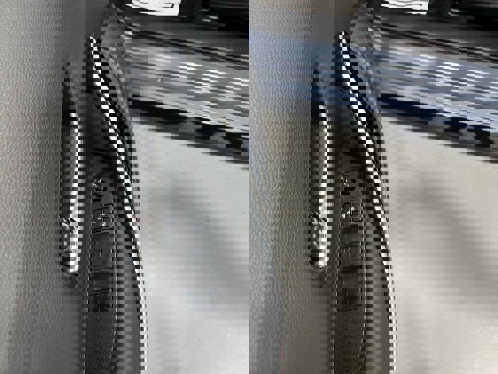 Used 2025 Toyota Corolla XSE image 9