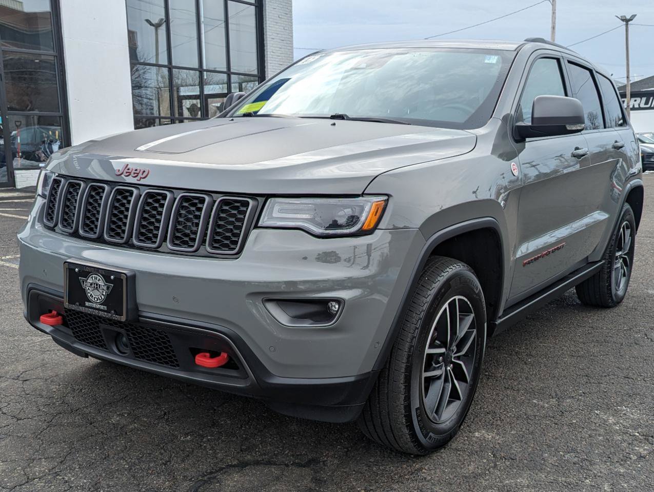 Used 2019 Jeep Grand Cherokee Trailhawk w/ Trailhawk Luxury Group image 2