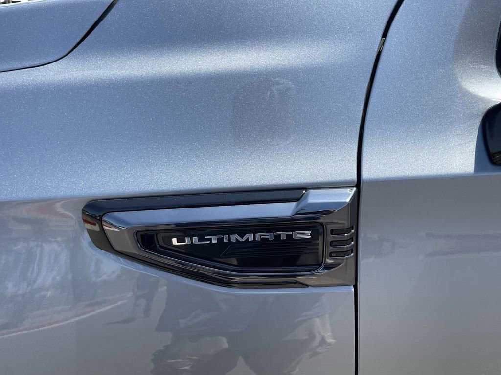 Used 2025 GMC Yukon Denali Ultimate AWD/4WD image 33
