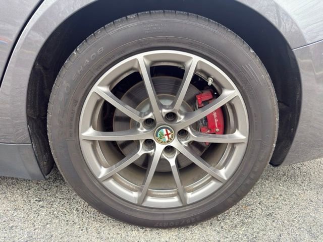 Used 2018 Alfa Romeo Giulia RWD image 9
