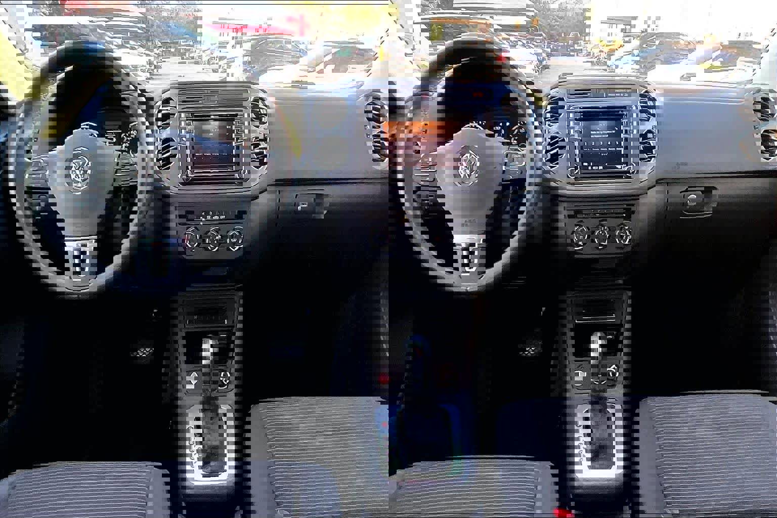 Used 2017 Volkswagen Tiguan Limited image 14