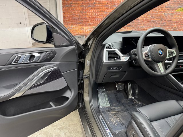 Certified 2026 BMW X6 xDrive40i image 9