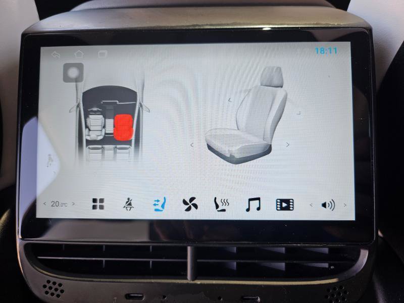 Used 2023 Tesla Model Y Performance AWD/4WD image 63