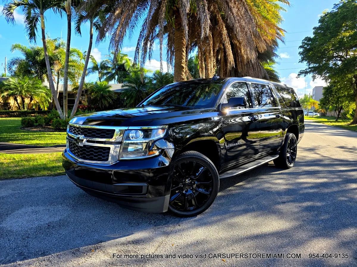 Used 2018 Chevrolet Suburban LT RWD image 3