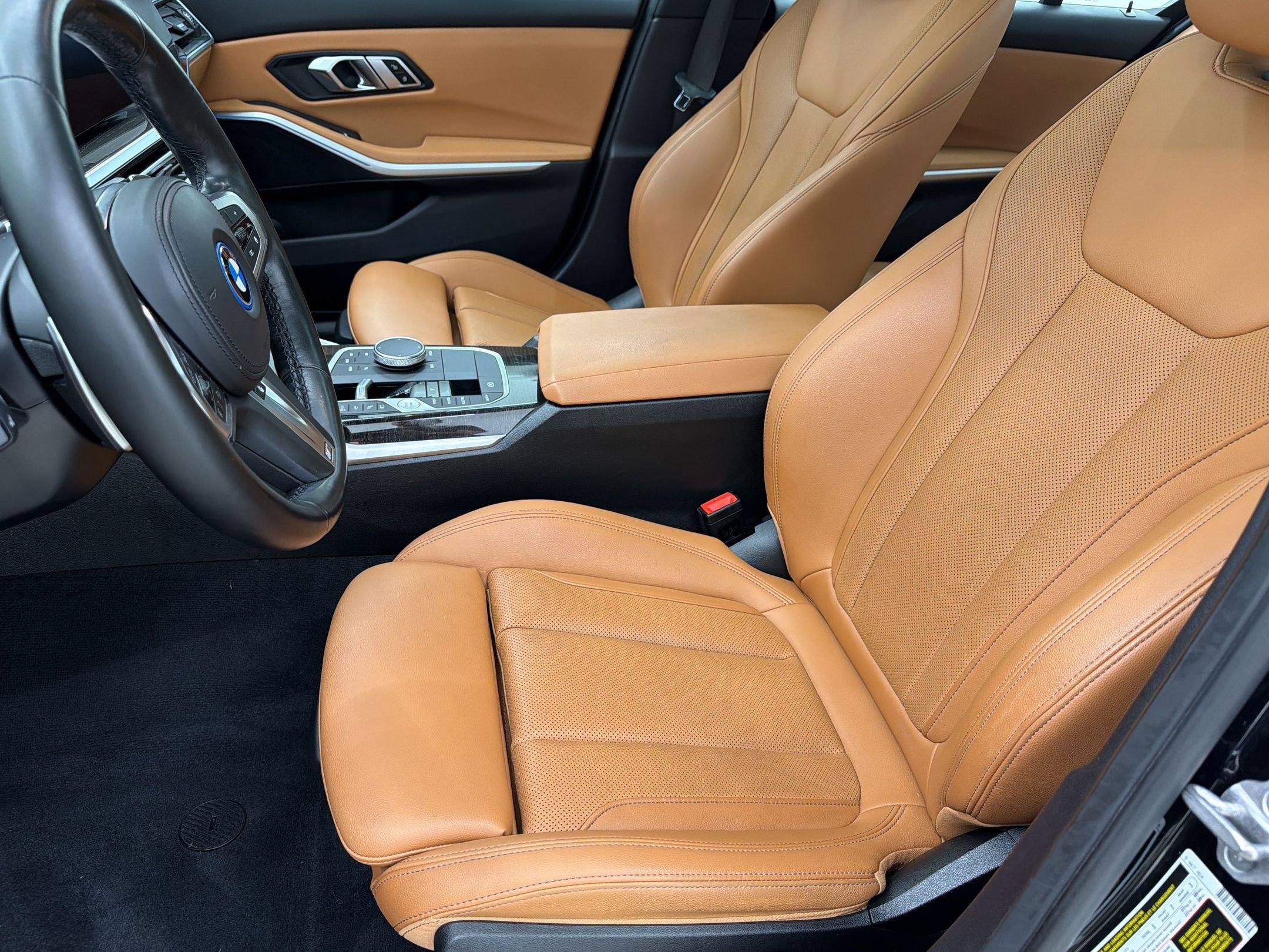 Used 2023 BMW 330e w/ M Sport Package RWD image 5