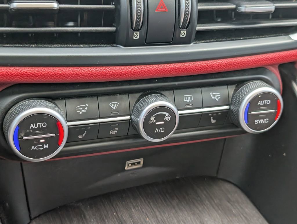 Used 2018 Alfa Romeo Giulia Ti image 19