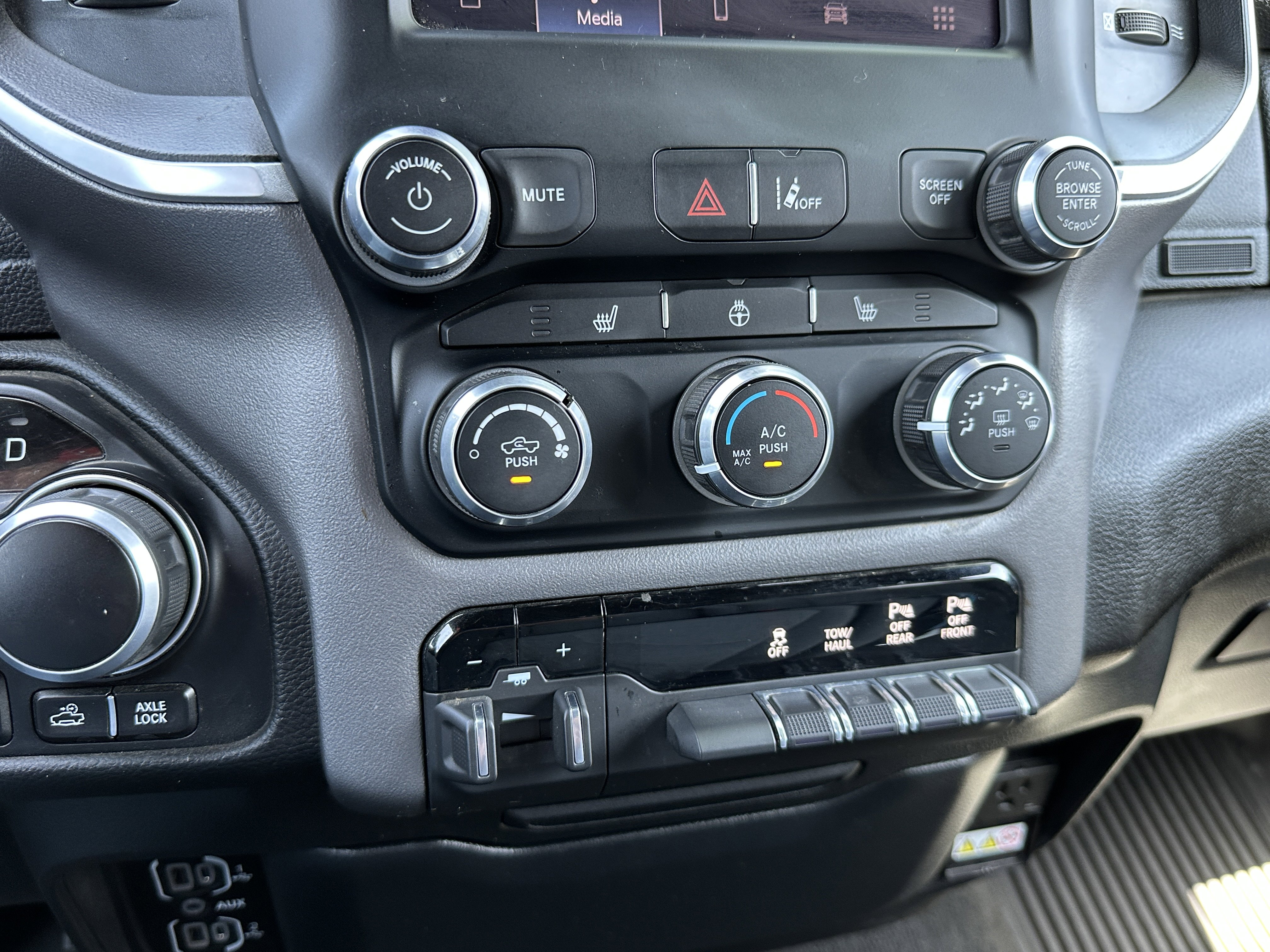 Used 2023 RAM 1500 Big Horn AWD/4WD image 29