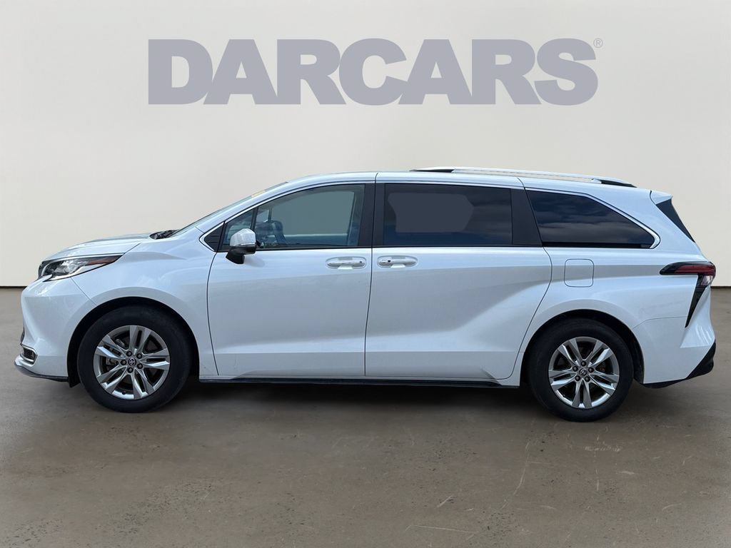 Used 2023 Toyota Sienna Limited AWD/4WD image 4