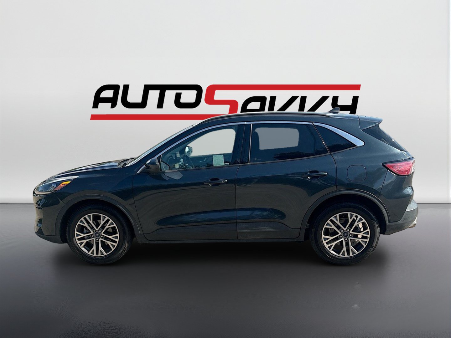 Used 2022 Ford Escape SEL w/ Technology Package FWD image 4