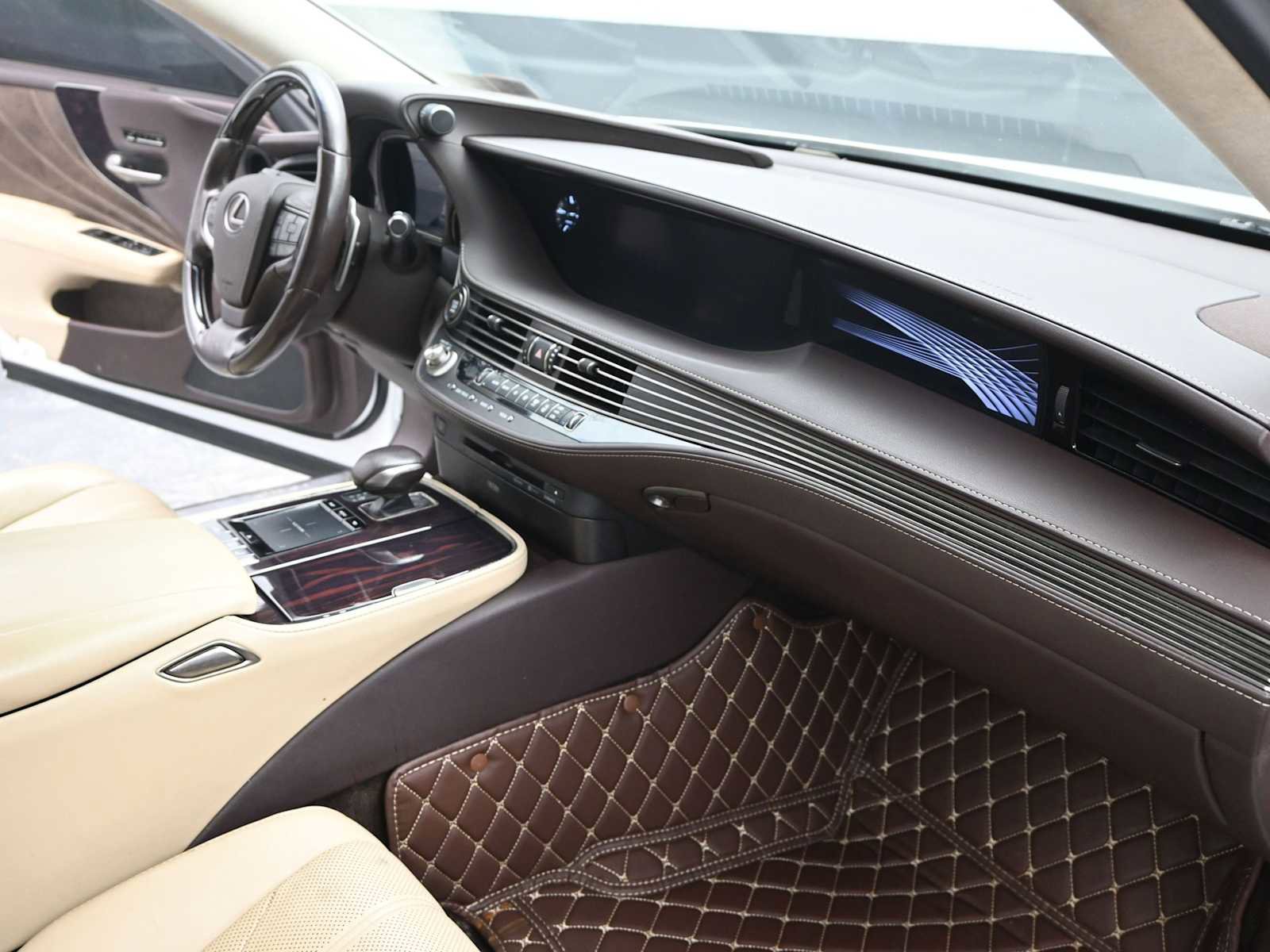 Used 2019 Lexus LS 500 w/ Interior Upgrade Package image 23