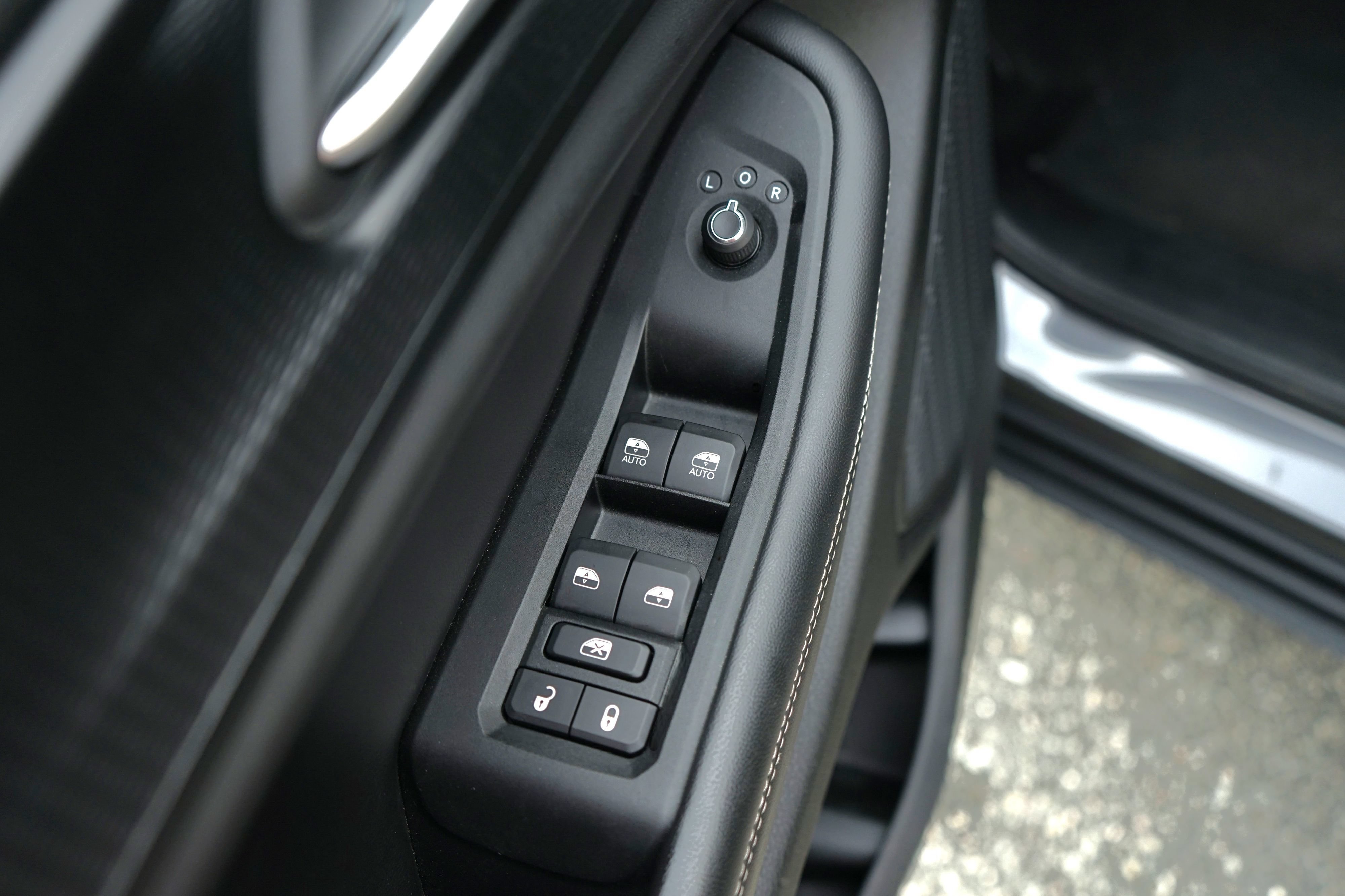 Used 2023 Jeep Grand Cherokee Altitude AWD/4WD image 11