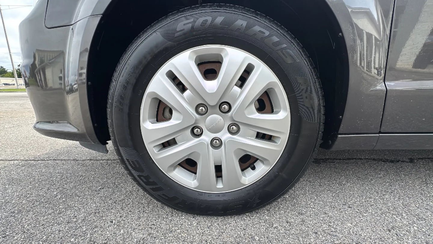 Used 2019 Dodge Grand Caravan SE w/ UConnect Hands-Free Group FWD image 37