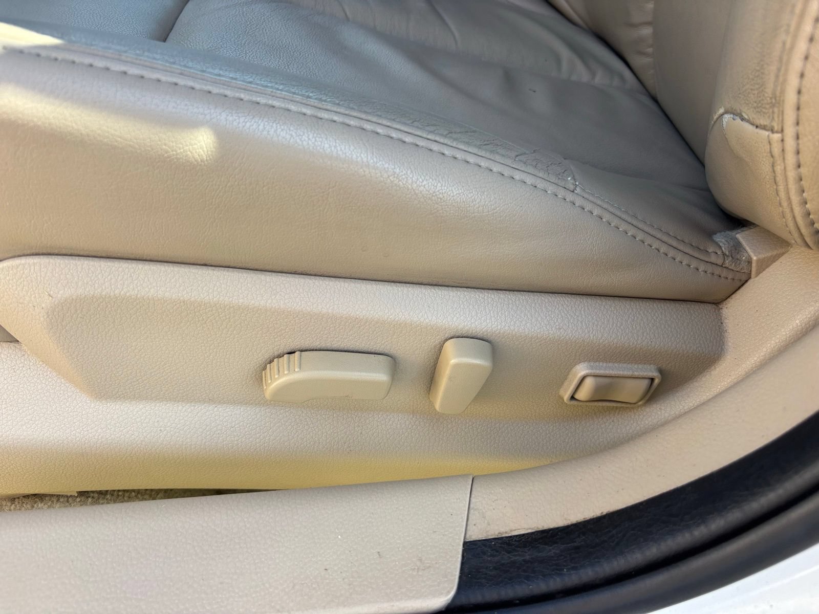 Used 2012 Nissan Altima 3.5 SR w/ Sport Pkg FWD image 19