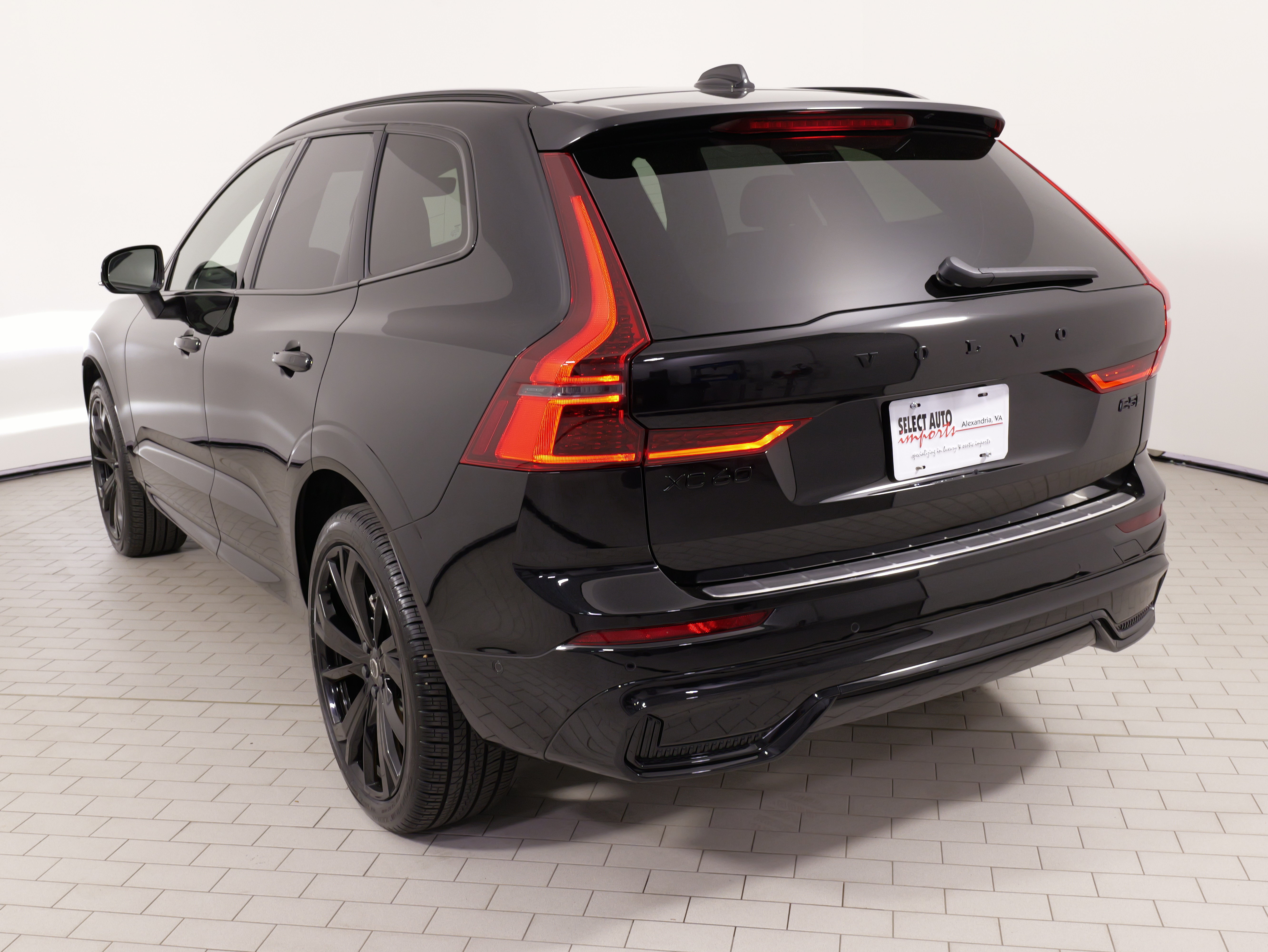 Used 2026 Volvo XC60 B5 Ultra w/ Protection Package Premier AWD/4WD image 14