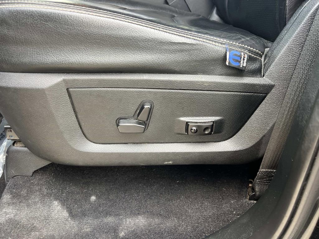 Used 2018 RAM 1500 SLT AWD/4WD image 14