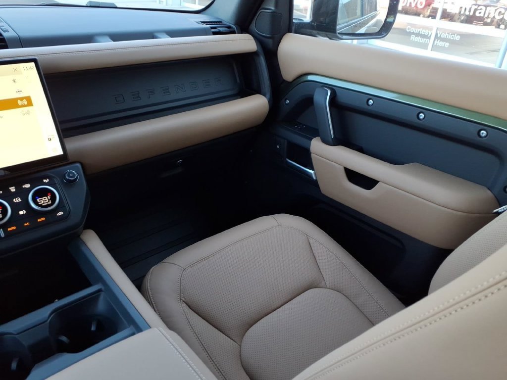 New 2026 Land Rover Defender 110 X-Dynamic SE AWD/4WD image 21