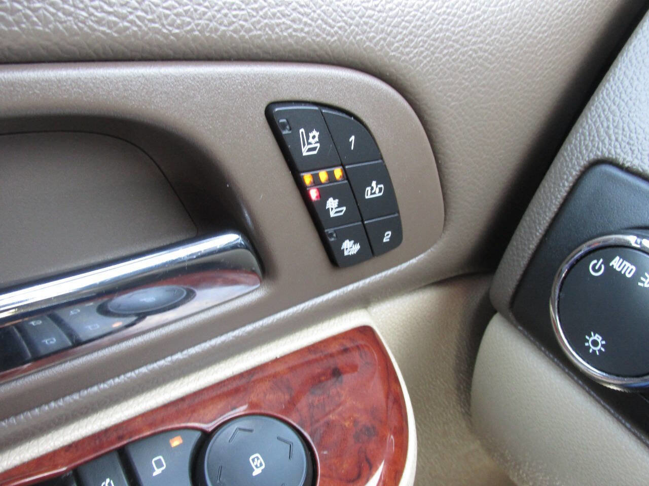 Used 2012 Chevrolet Suburban LTZ AWD/4WD image 55