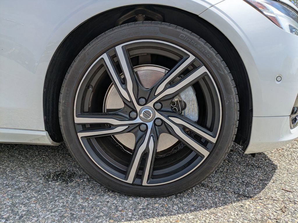 Used 2020 Volvo S90 T6 R-Design image 11