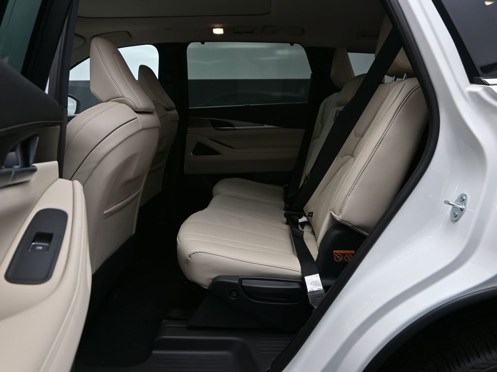 Used 2025 INFINITI QX60 Luxe w/ Vision Package image 16