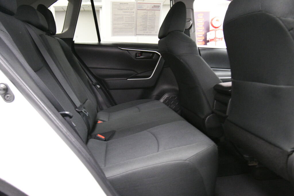 Used 2021 Toyota RAV4 LE w/ Carpet Mat Package (TMS) AWD/4WD image 22