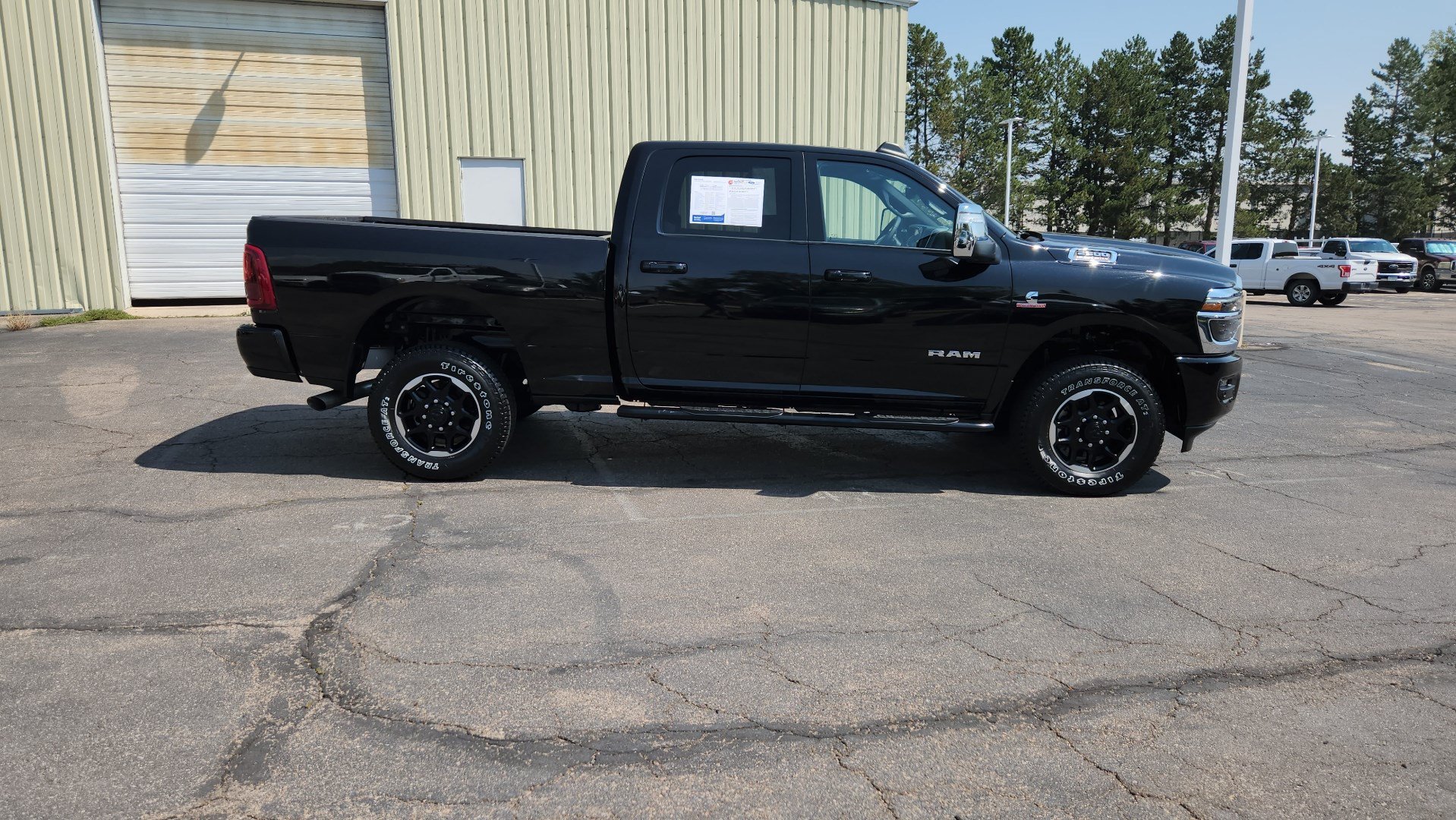 Used 2025 RAM 2500 Laramie AWD/4WD image 11