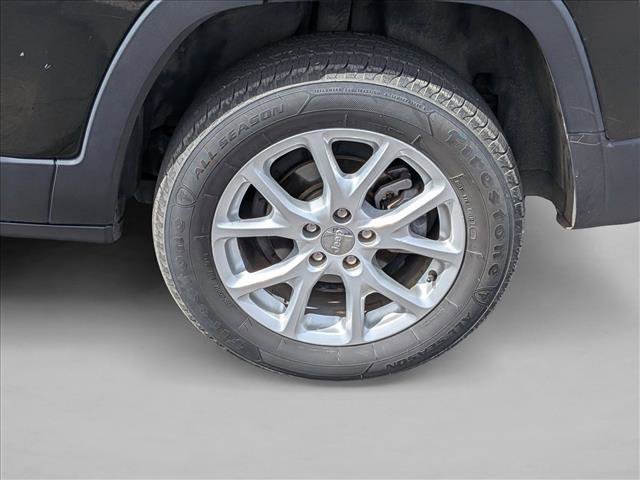 Used 2014 Jeep Cherokee Latitude FWD image 13