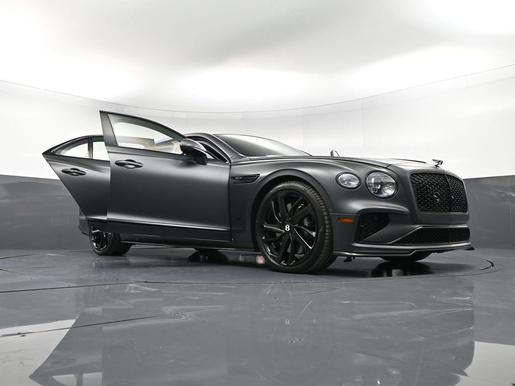 Used 2025 Bentley Flying Spur Plug-In Hybrid image 43