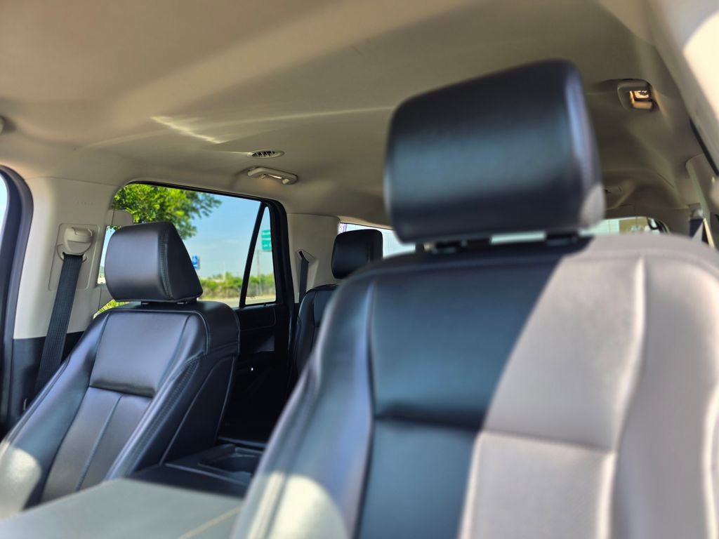 Used 2024 Ford Expedition Max XLT image 14