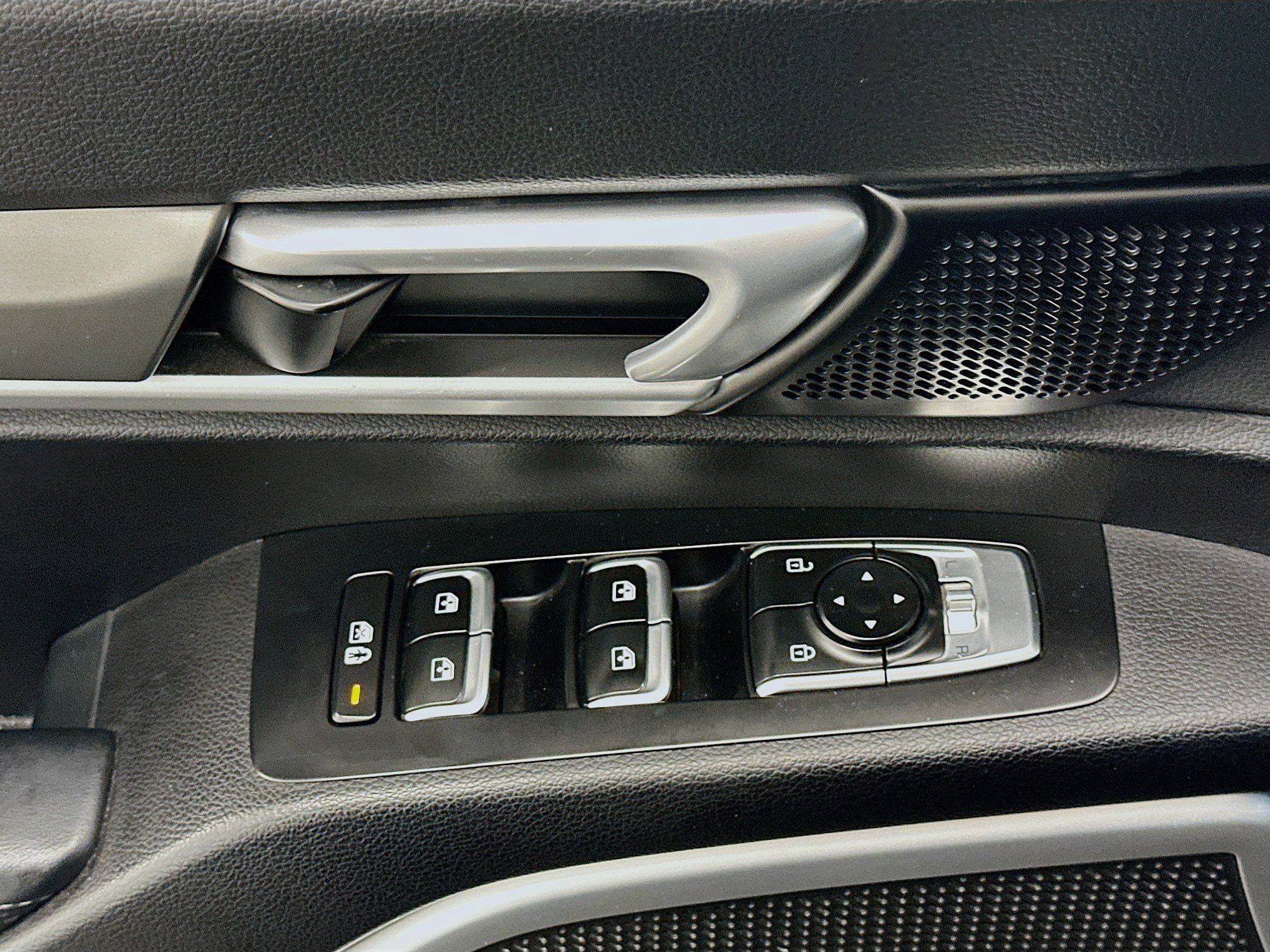 Used 2020 Kia Telluride LX image 15