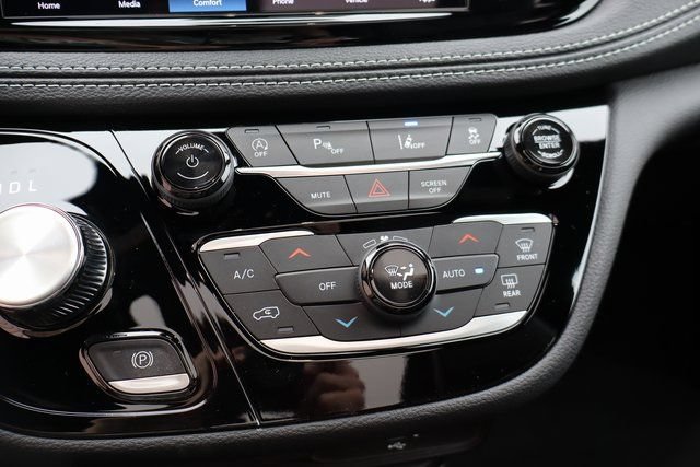 New 2026 Chrysler Pacifica Select w/ S Appearance Package FWD image 22