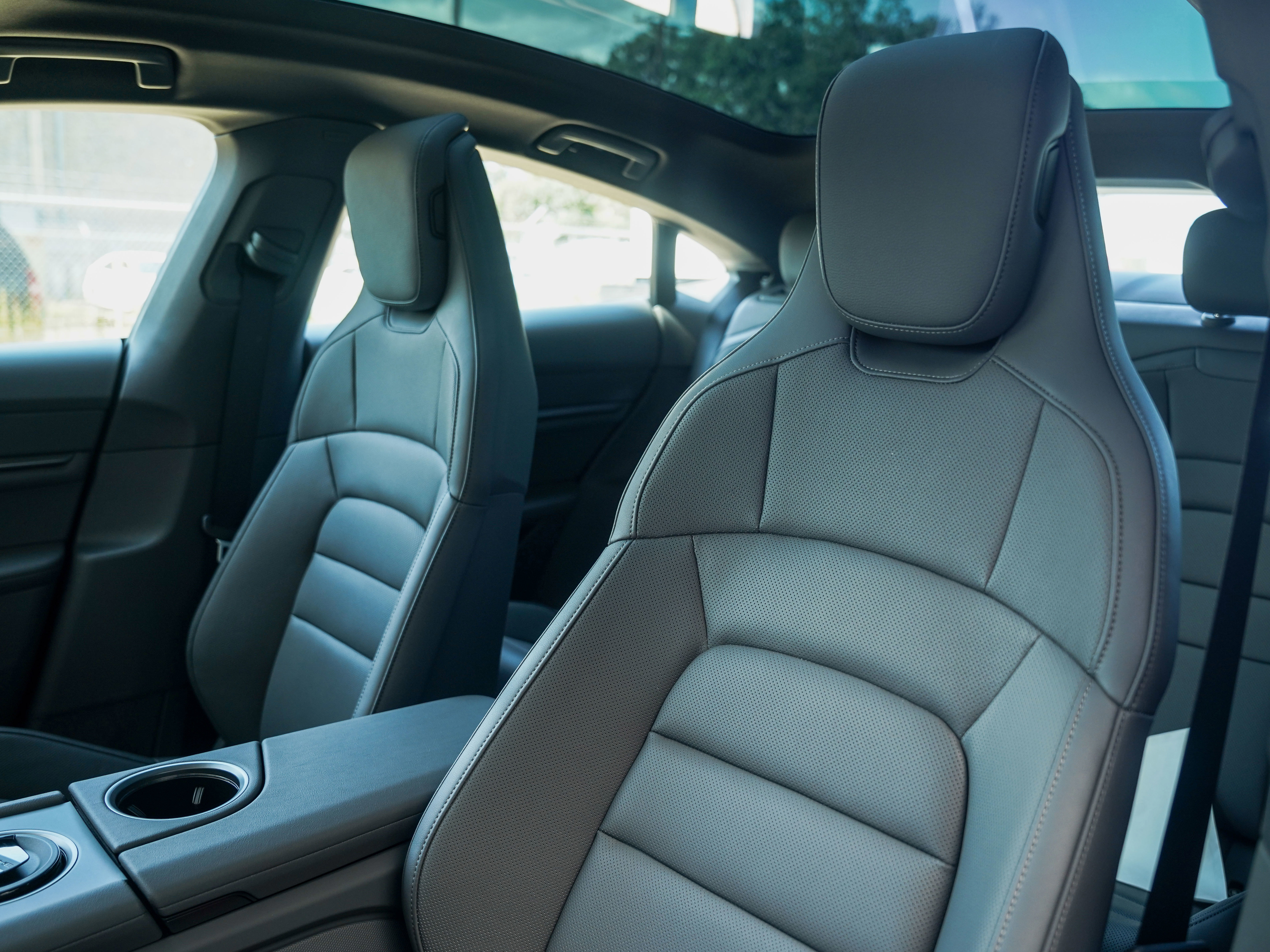 New 2025 Porsche Taycan image 5