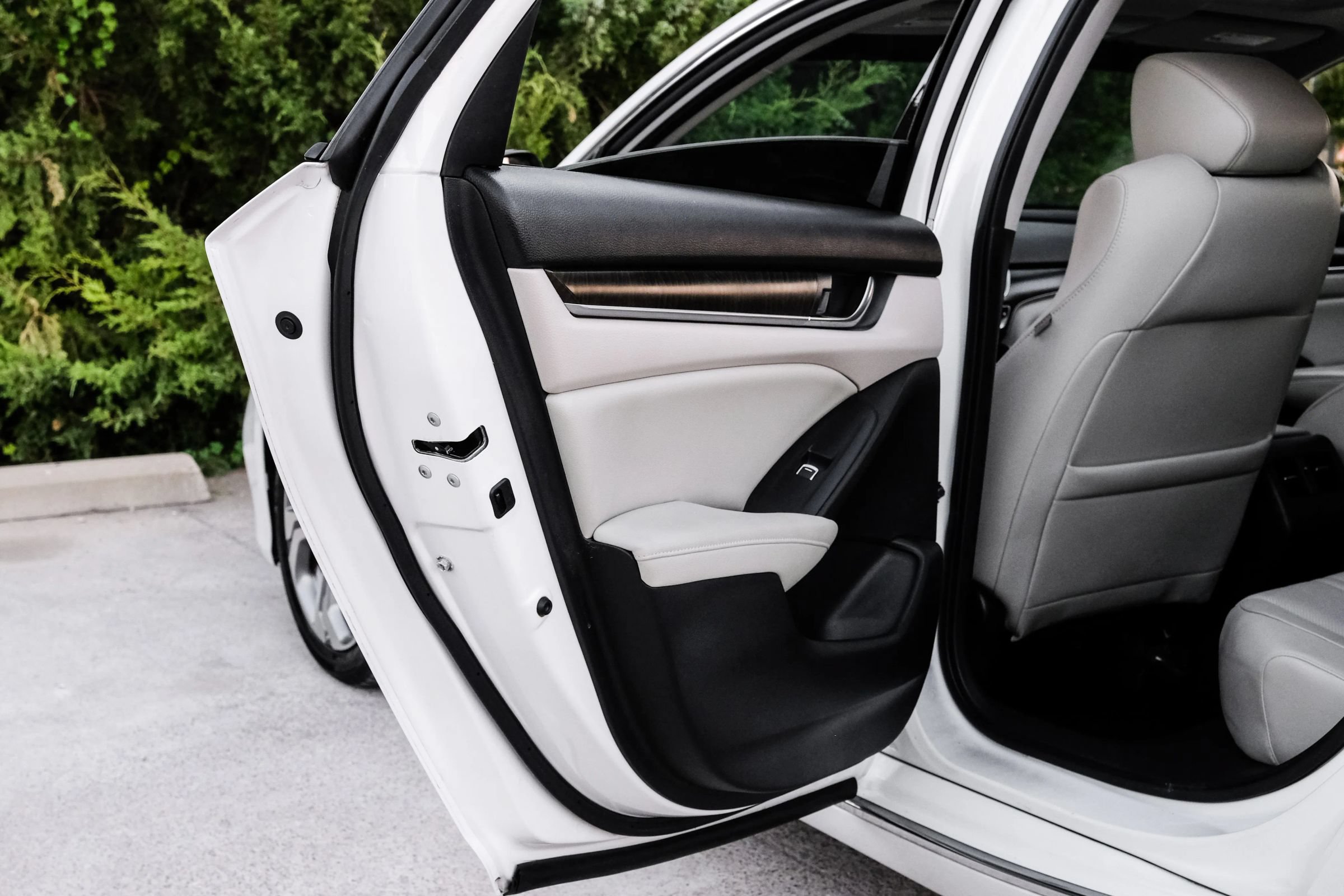Used 2018 Honda Accord EX-L image 46