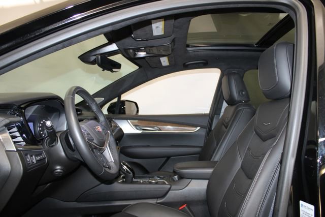 Certified 2023 Cadillac XT5 Premium Luxury w/ Platinum Package image 9