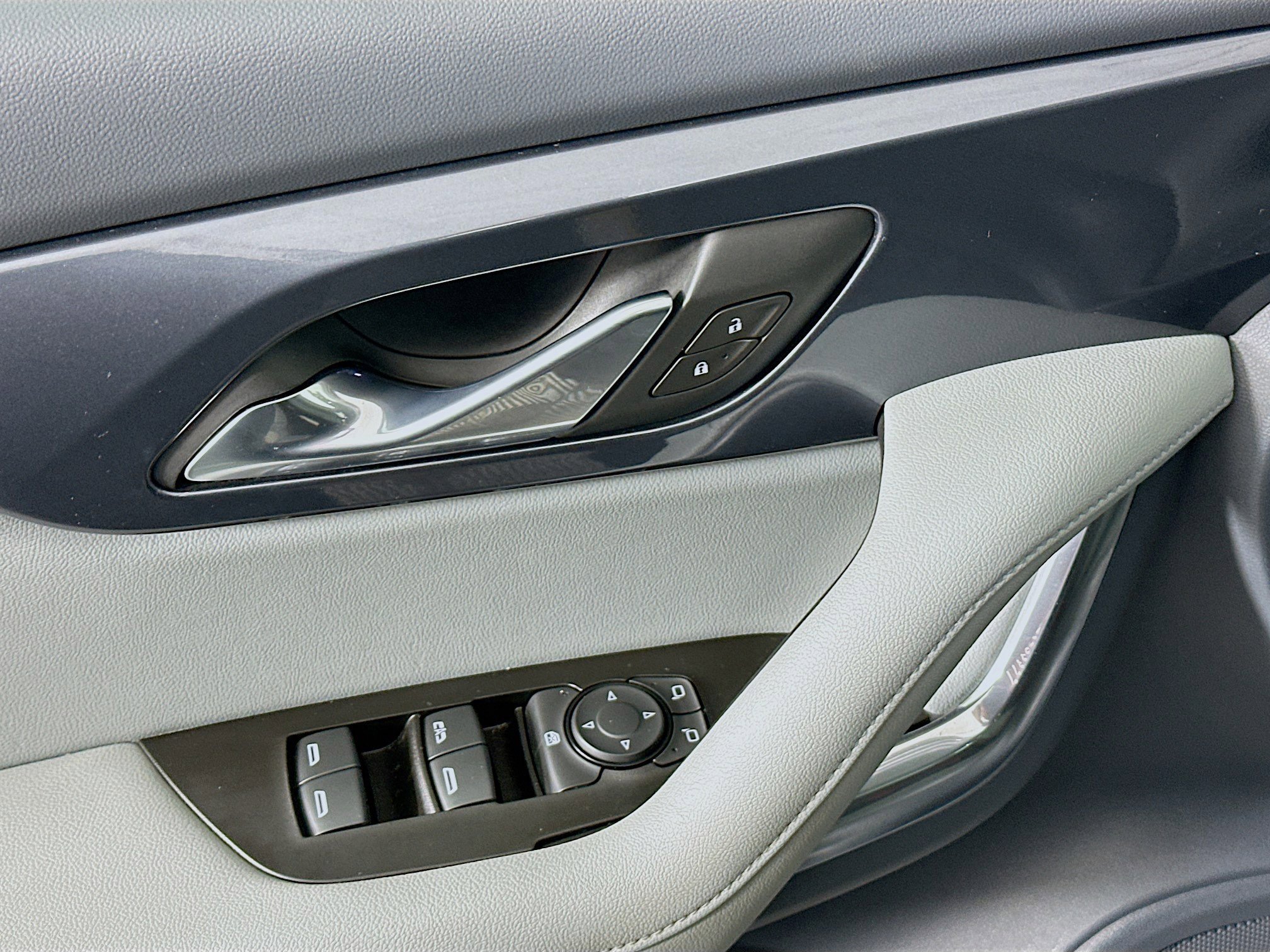 Used 2020 Chevrolet Blazer LT w/ Sound & Technology Package image 15