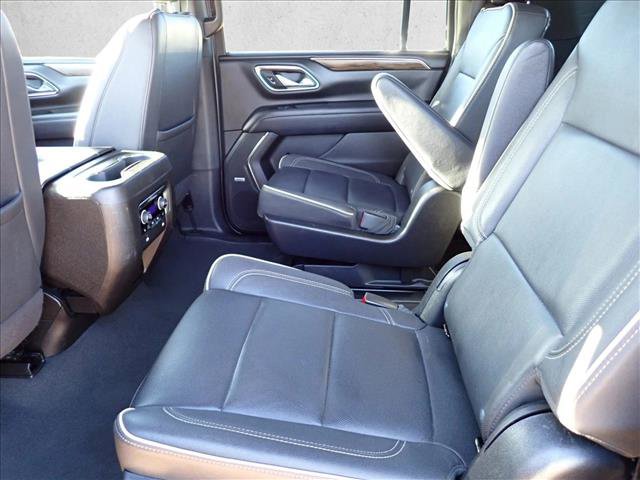 Used 2023 Chevrolet Suburban Premier image 11
