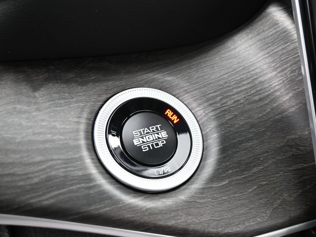 Used 2025 Jeep Grand Cherokee L Limited RWD image 22