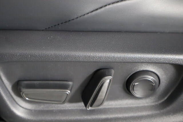 Used 2026 Toyota C-HR AWD/4WD image 25