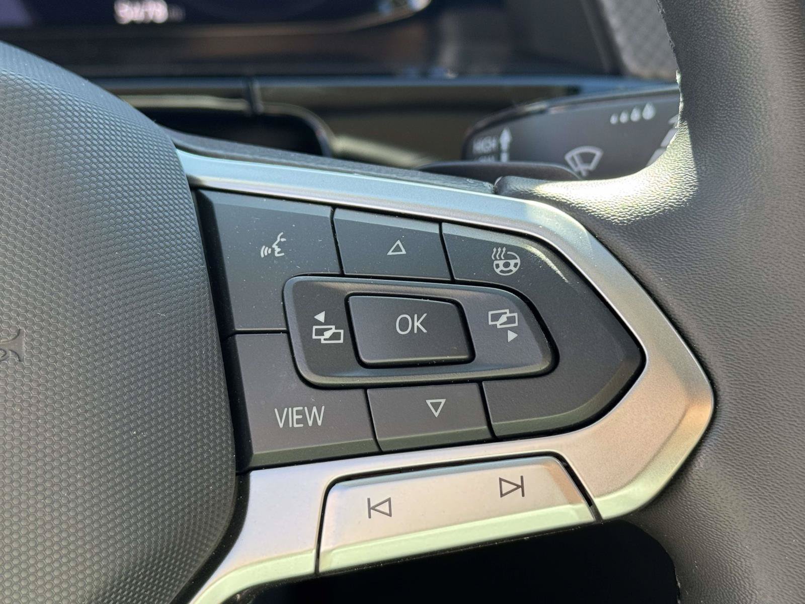 Certified 2026 Volkswagen Atlas Peak Edition AWD/4WD image 23