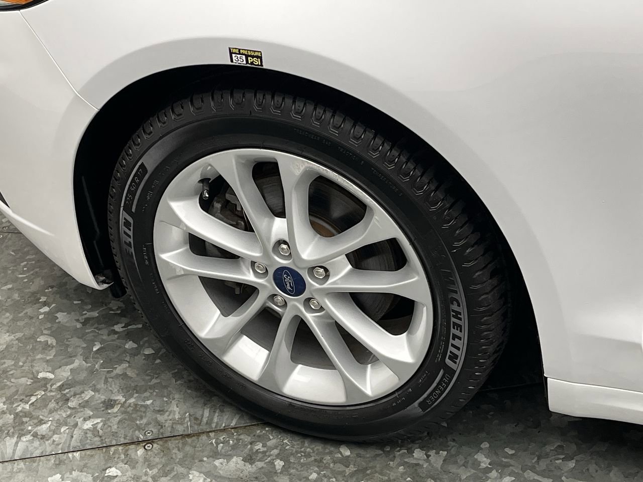 Used 2019 Ford Fusion SE FWD image 29
