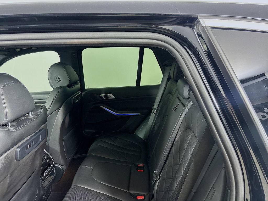 Used 2023 BMW X5 xDrive40i AWD/4WD image 23