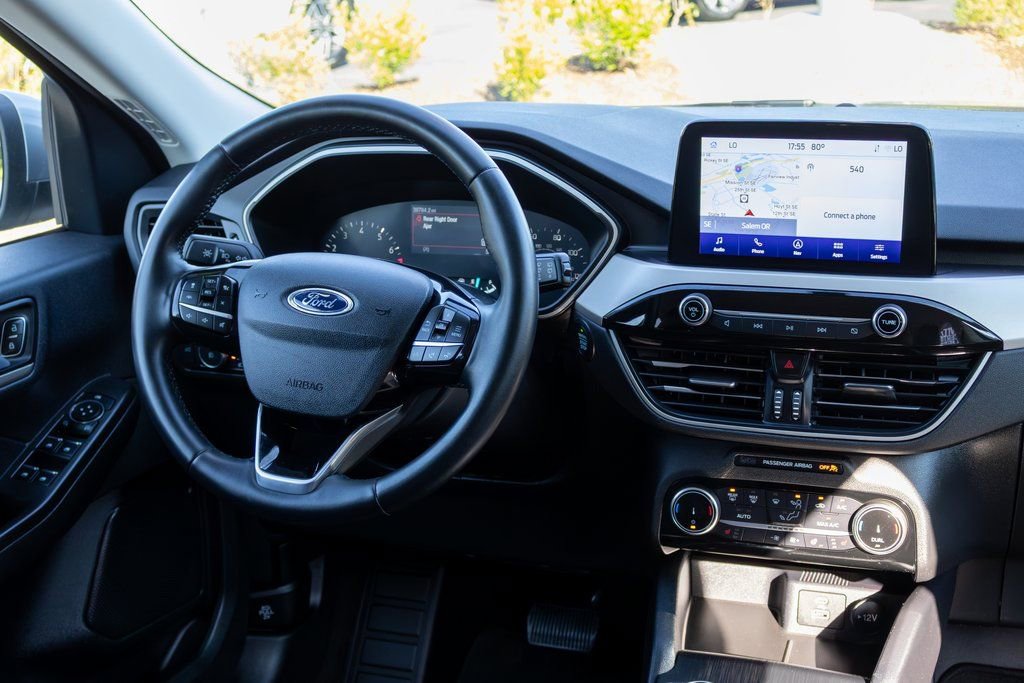 Used 2022 Ford Escape SEL image 11