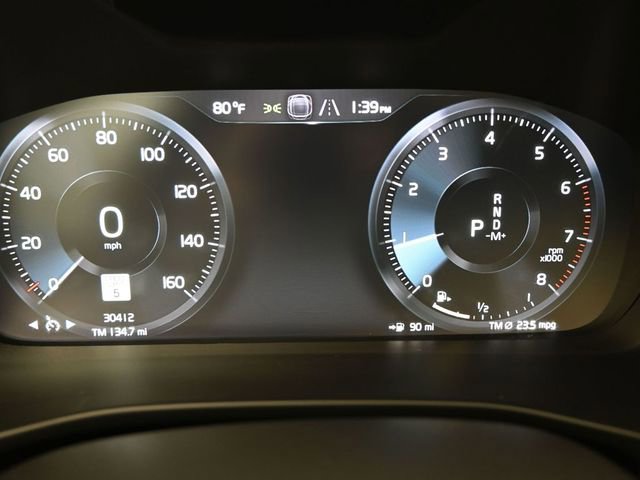 Used 2020 Volvo XC40 T5 Momentum w/ Protection Package Premier image 23