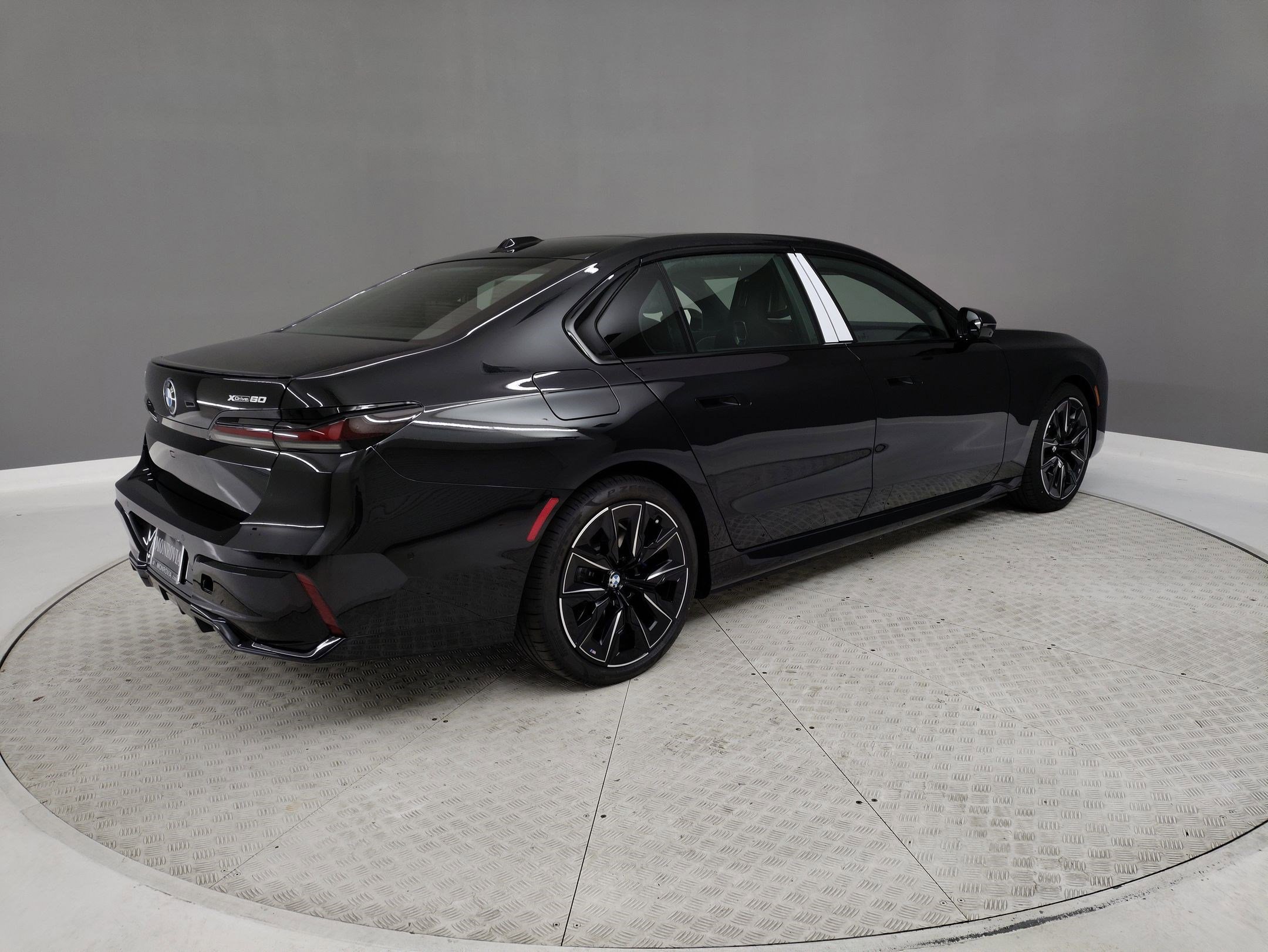 Used 2025 BMW i7 xDrive60 w/ Premium Package image 6