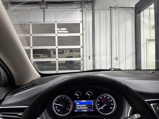 Used 2020 Buick Enclave Essence w/ Sound and Sites Package AWD/4WD image 10