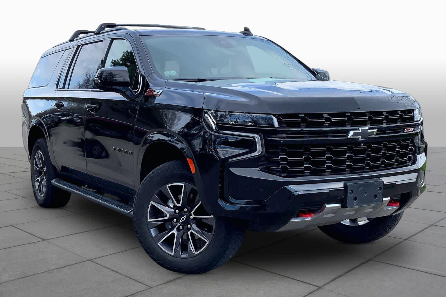 Used 2023 Chevrolet Suburban Z71 w/ Luxury Package AWD/4WD image 3