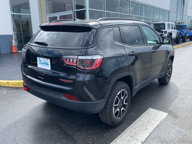 Used 2025 Jeep Compass Trailhawk image 9